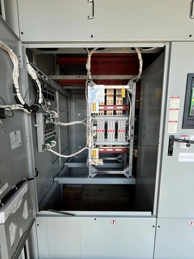 Used 1200 Amp Cummins CXRFSE Automatic Transfer Switch - S/N: C22M060521