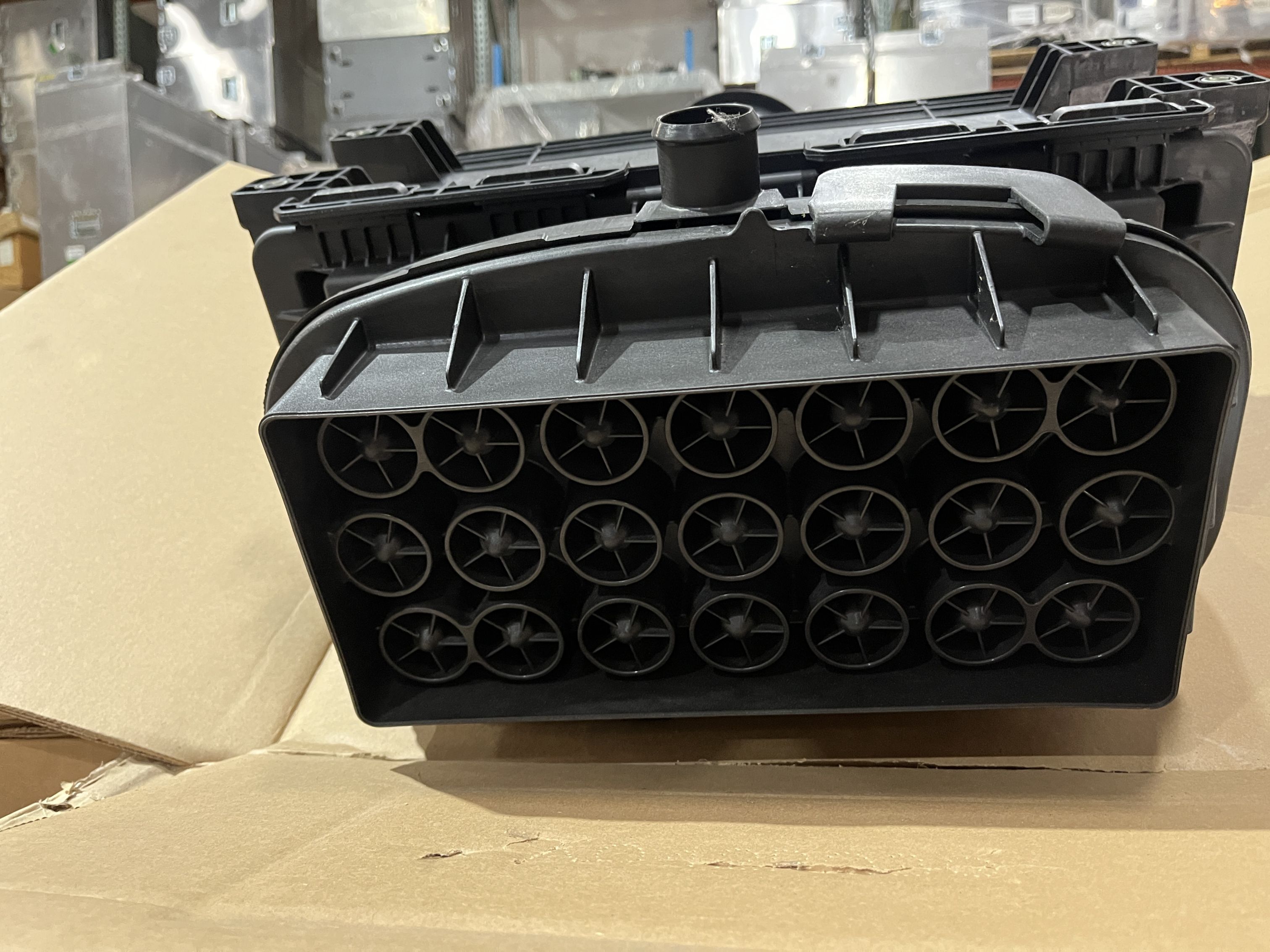 New Cummins Fleetguard Direct Flow Air Cleaner | P/N: AH55600VE / 5289929