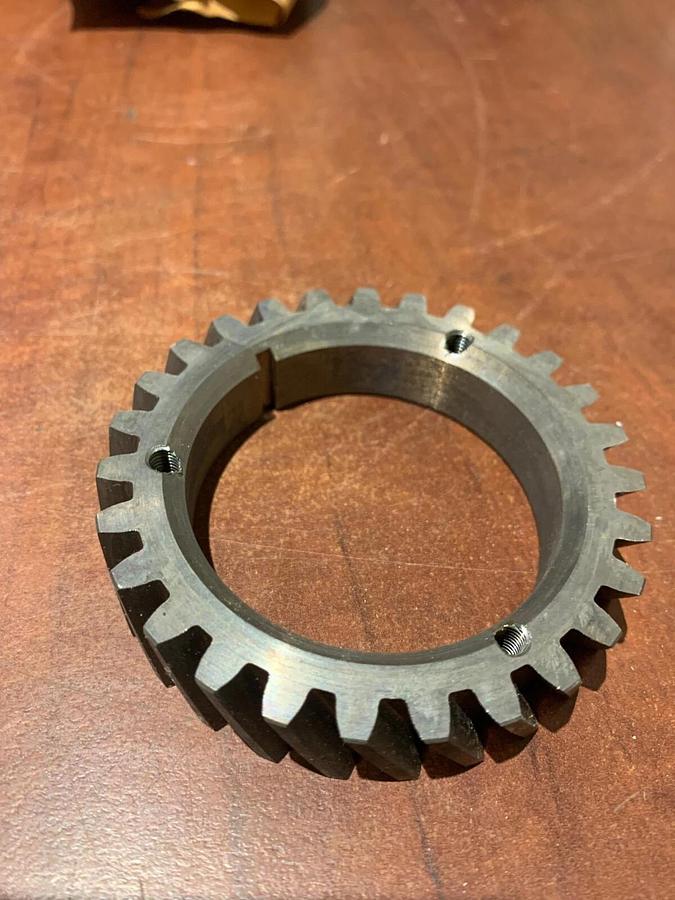 New Genuine OEM Onan Gear Crankshaft | P/N: 104-0001 0104-0001