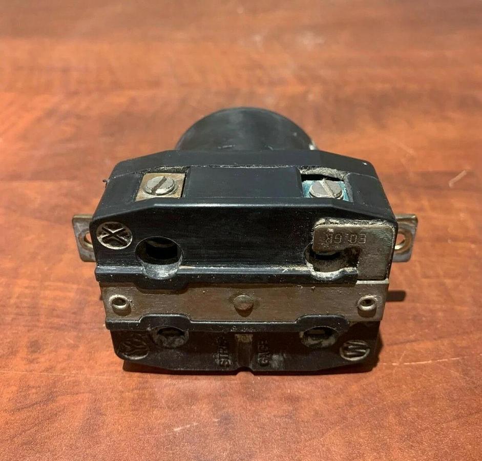 Used Magnum Power Generac Twist Lock Receptacle 240V 50A MMG35FHD | P/N: 18089