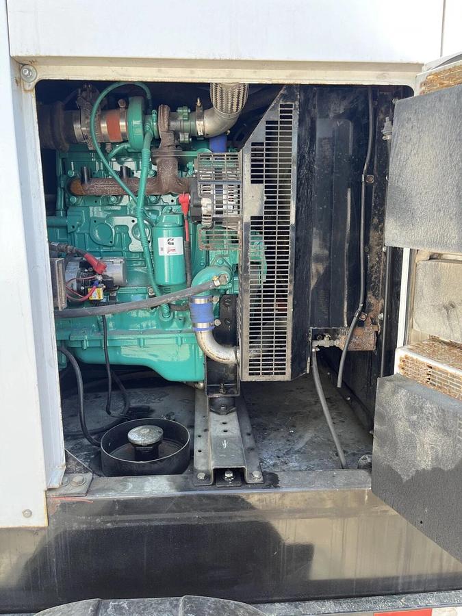 100kW Cummins C100D6R Mobile Diesel Generator - S/N: J140751012 (New Engine!)