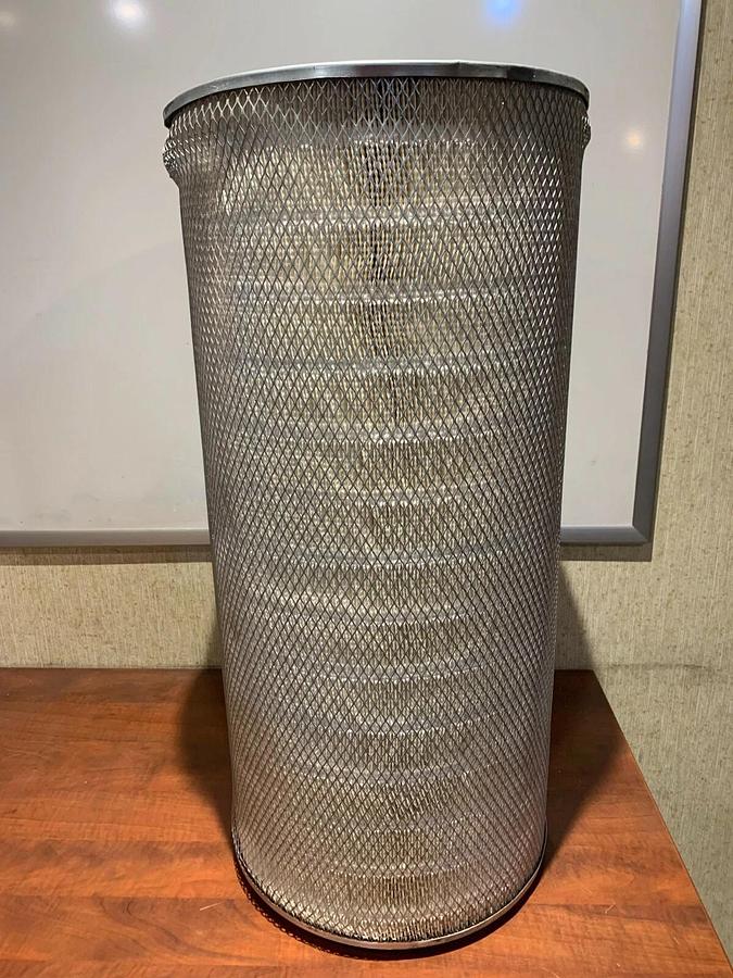 New OEM Genuine Donaldson P546761 Air Filter