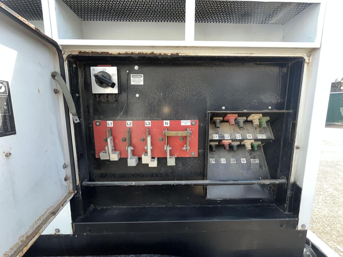 Used 200kW Cummins C200D6R Spec. A Mobile Diesel Generator - S/N: A120299158