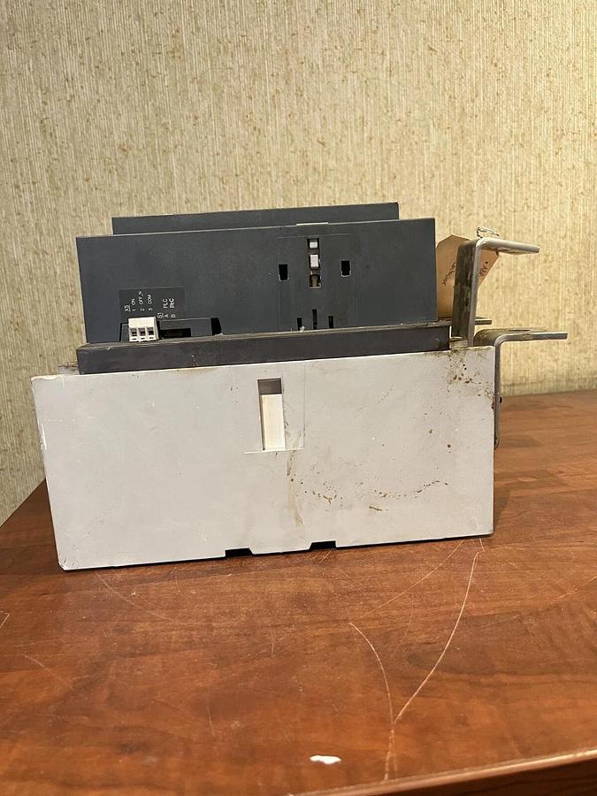 Used ABB AF400-30 Contactor - 550A 600 VAC - For Use with Design E Motor