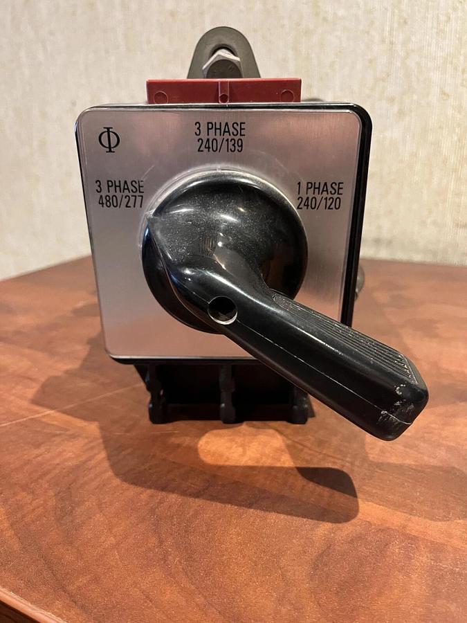 Used Kraus & Naimer X400 400A 600VAC Voltage Selector Switch - P/N: A041W640