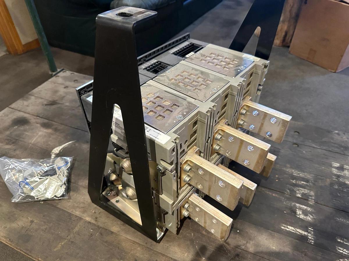 2000 Amp Square D Masterpact NW20H Circuit Breaker