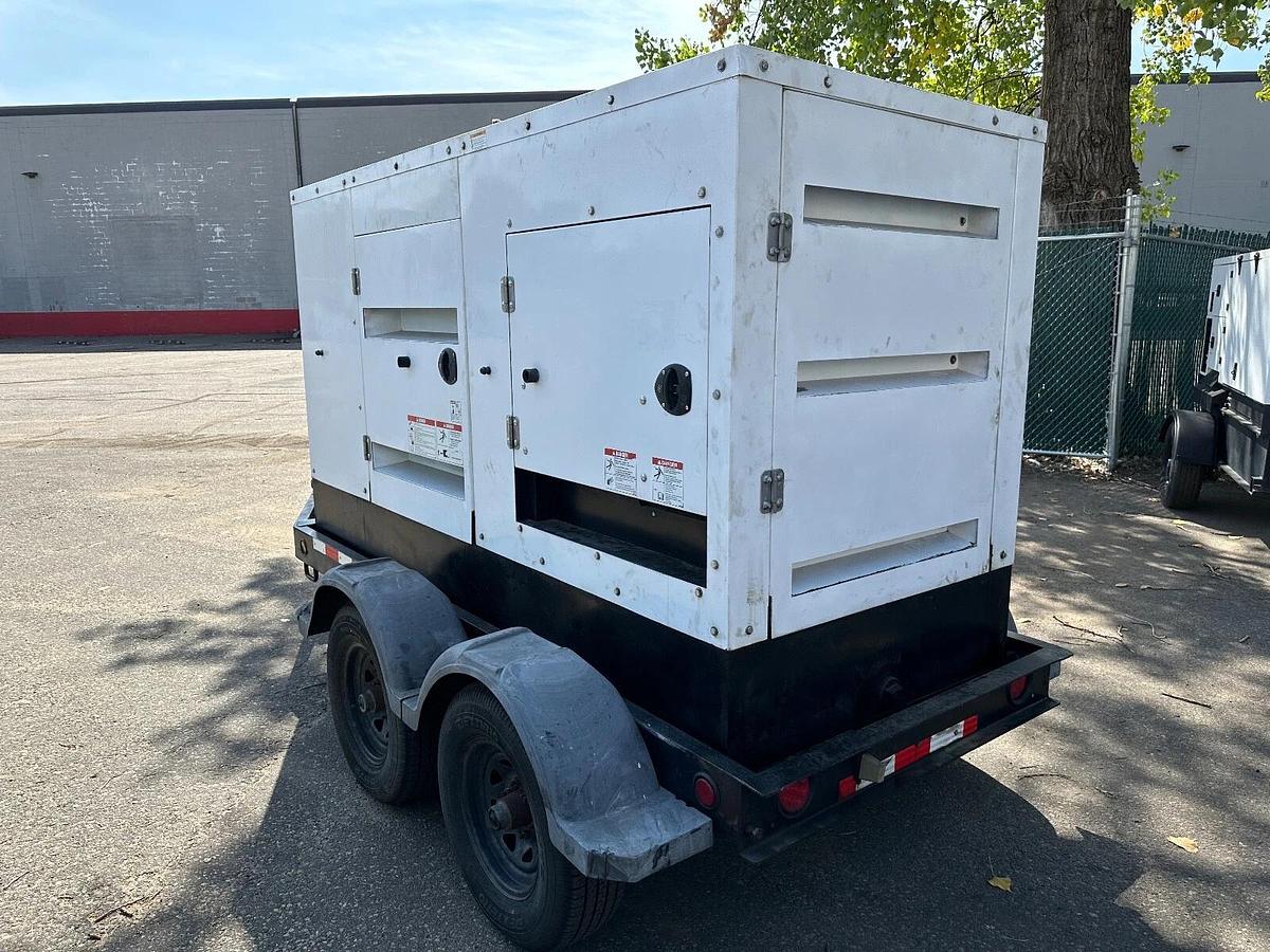 100kW Cummins C100D6R Mobile Diesel Generator - F130513897