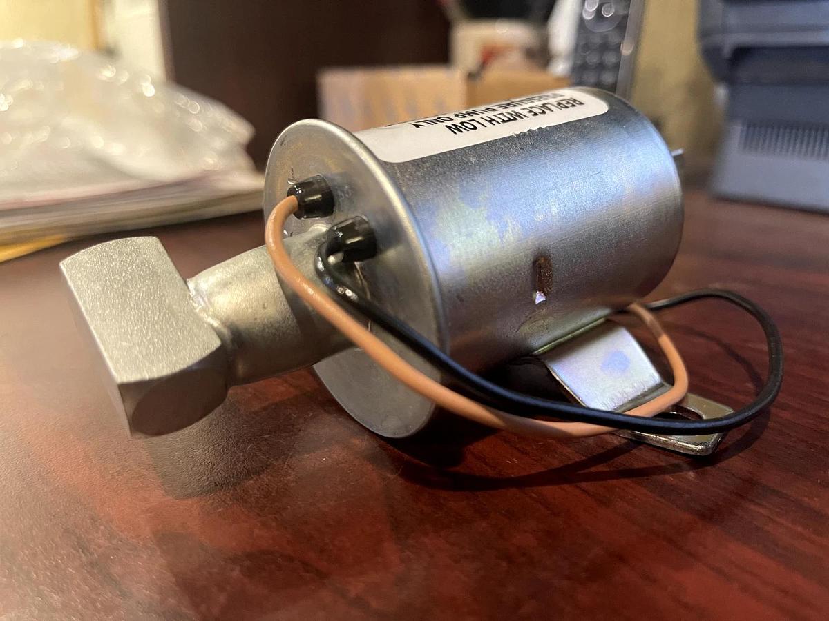 Used Cummins 12V Fuel Pump (P/N A064S975)