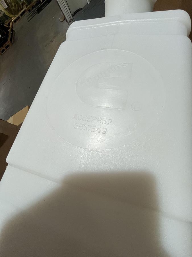 New Cummins 10 Gallon DEF Diesel Exhaust Fluid Tank - P/N: A065P852 / 5510549