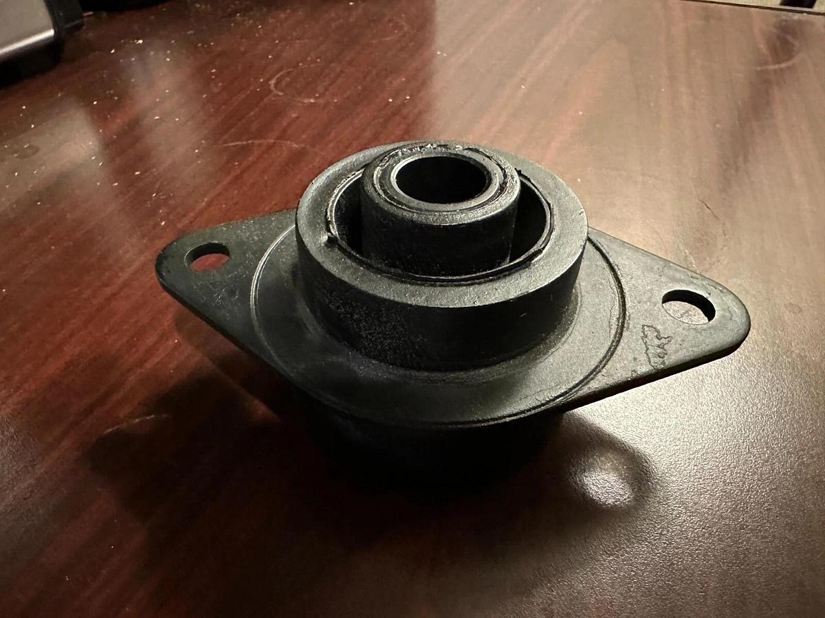 Barry Controls 25768 Vibration Isolator I Cummins P/N: 0402-0824-03