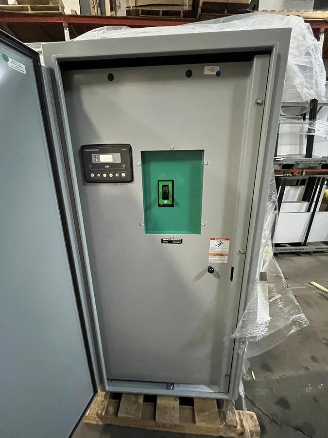 Used 200A 480VAC Cummins OTECSEB Spec. C Automatic Transfer Switch - S/N: E23M232923