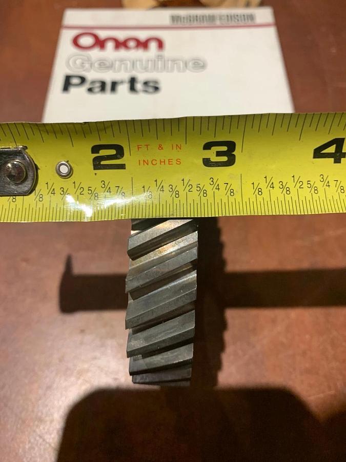 New Genuine OEM Onan Gear Crankshaft | P/N: 104-0001 0104-0001