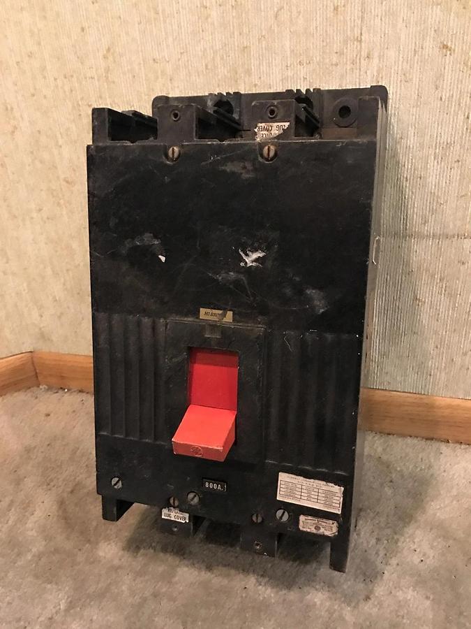 Used 800 Amp General Electric Circuit Breaker | 3 Pole, 60Hz
