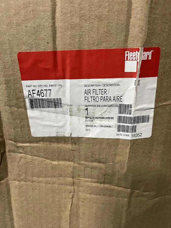 New Fleetguard Air Filter - P/N: AF4677
