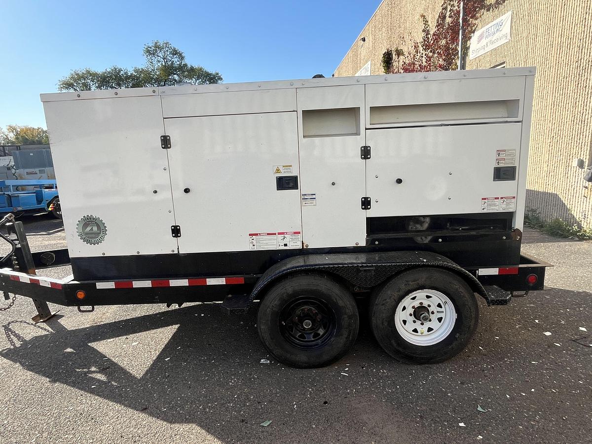 Used 200kW Cummins C200D2RE Spec. D Mobile Diesel Generator - S/N: D180351622 (New Engine!)