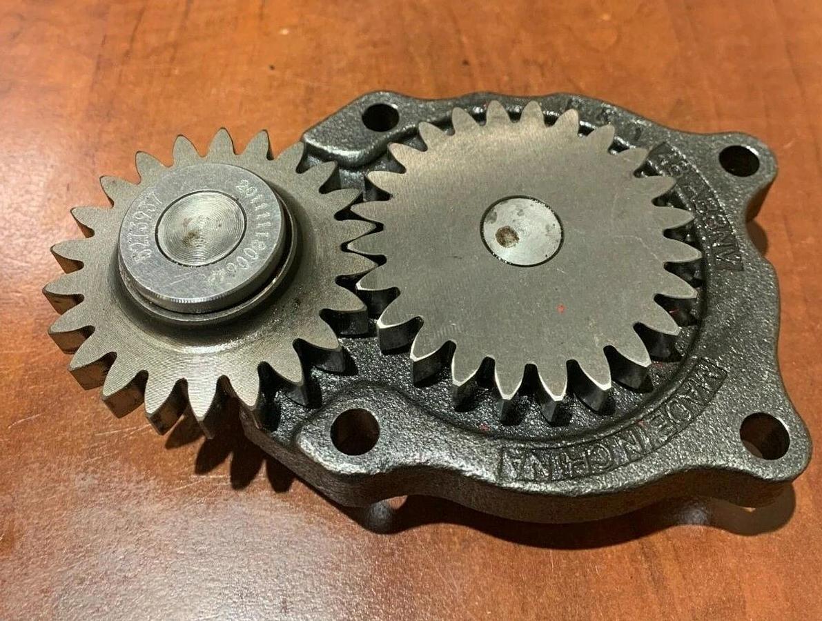 Used Used Genuine OEM Cummins Oil Pump QSB5 4.5L C100D6R | P/N: 5273937