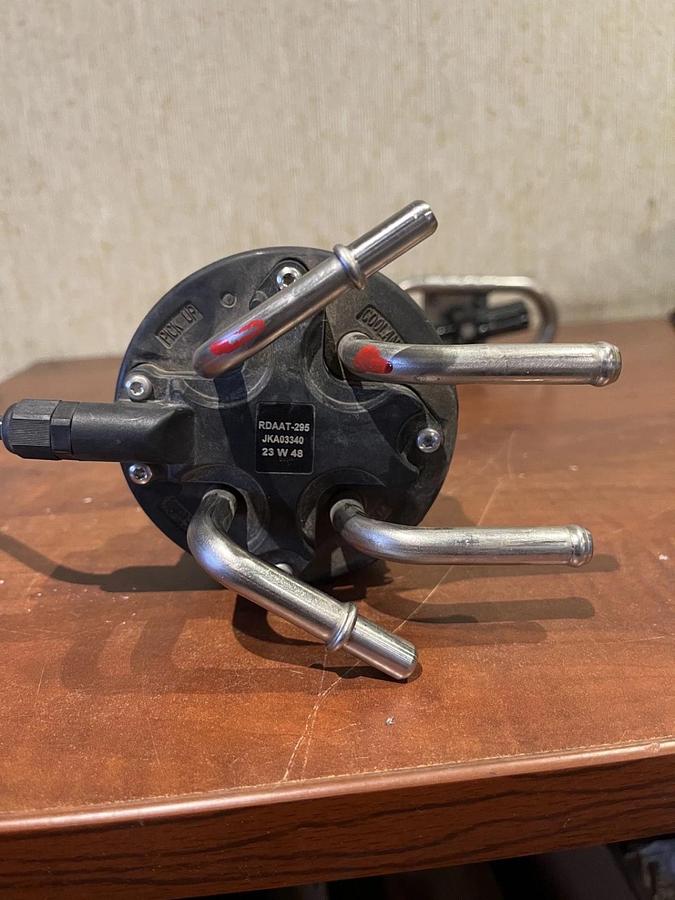 Used Used Cummins DEF Diesel Exhaust Fluid Tank Header Unit