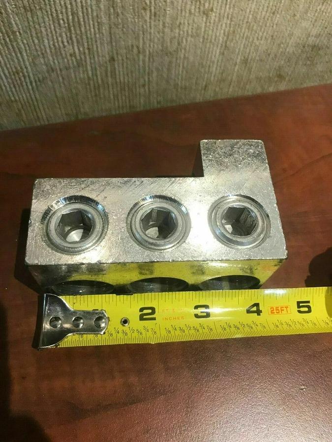 Used ILSCO D3183 750-300MCM AL-CU Three Barrel Lug Aluminum Mechanical