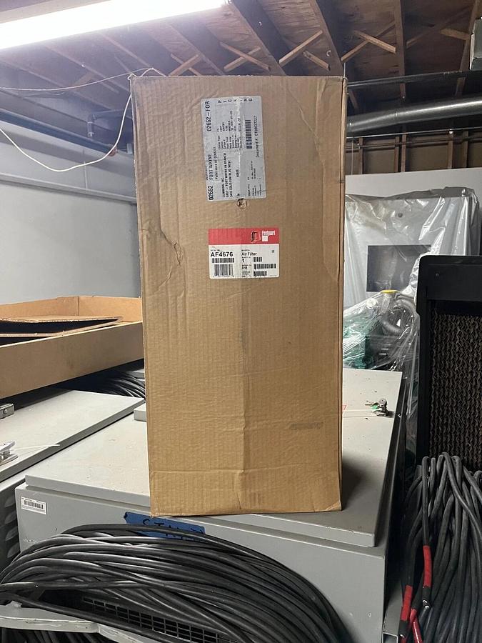 New Fleetguard Air Filter - P/N: AF4676