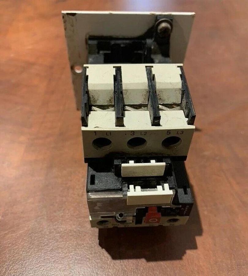 Used Telemecanique LR2 D1308 Overload Current Relay w/ LA7-D1064 Terminal Block