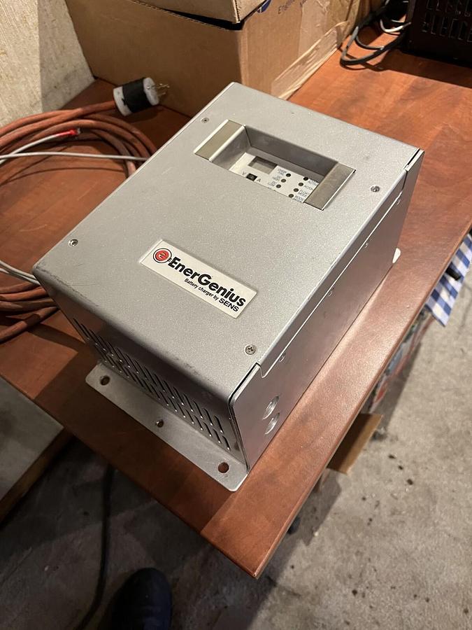 Used Used Sens Engine Start Battery Charger 120/240V 10A NRG22-10-RC - SN: 2673204208