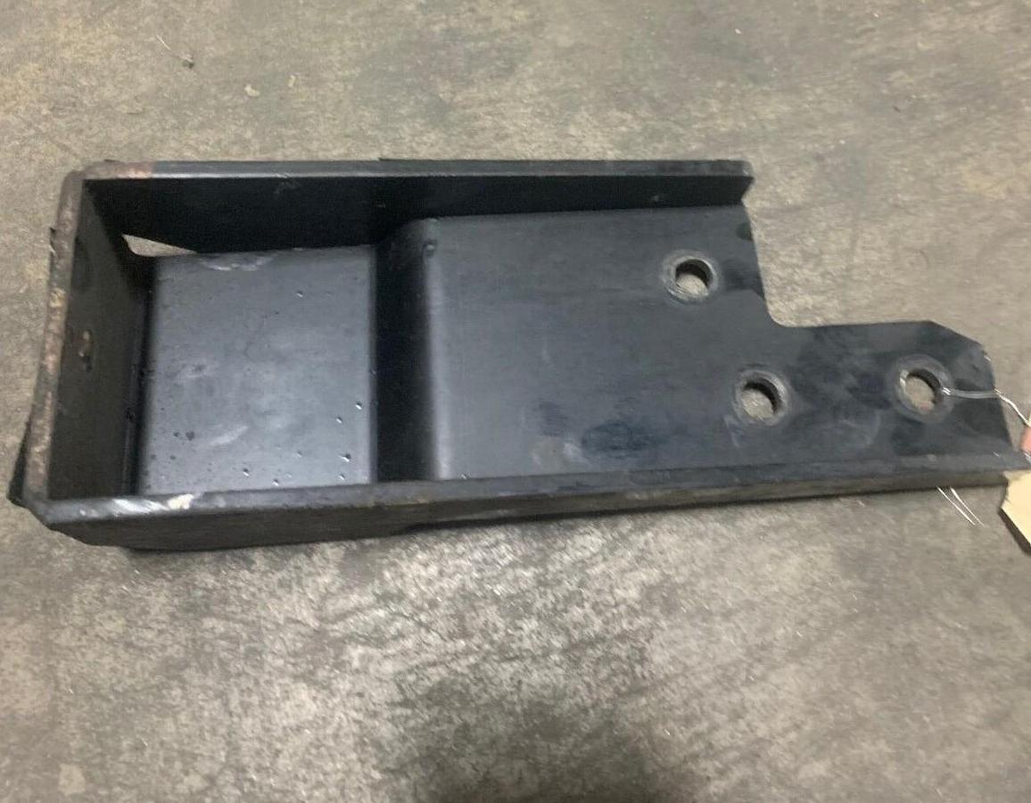 Used Used Genuine OEM Cummins LS Engine Mount C100D6R | P/N: A031B714