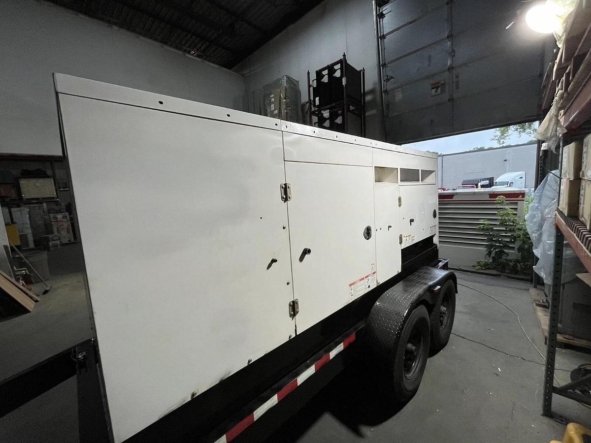 Used 150kw Cummins C150D6R Mobile Diesel Generator - S/N: E140679931