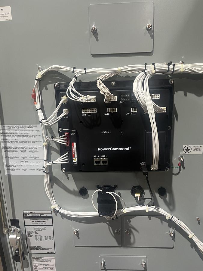 New 300 Amp 480VAC Cummins CXTC8 Spec. A Automatic Transfer Switch - S/N: C22M060165