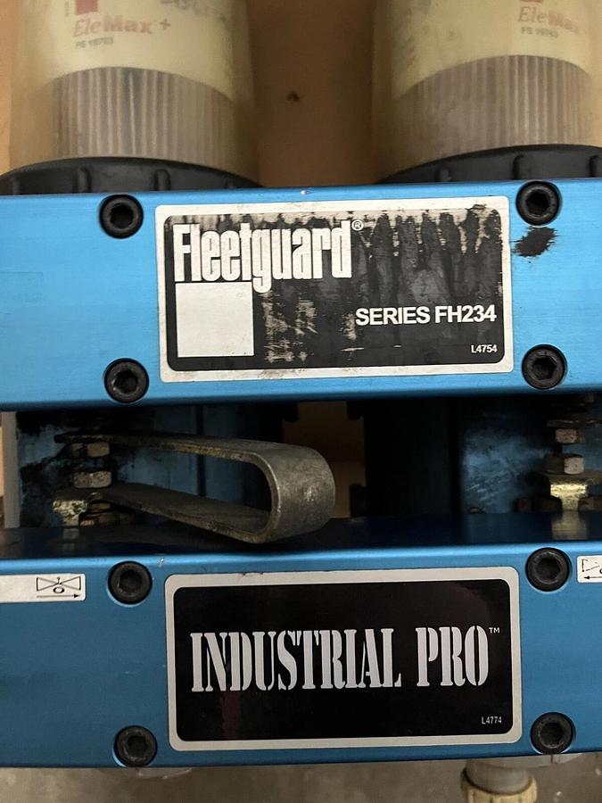 Used Used Fleetguard FH234 Industrial Pro Dual Fuel Filtration System - P/N: FH23440