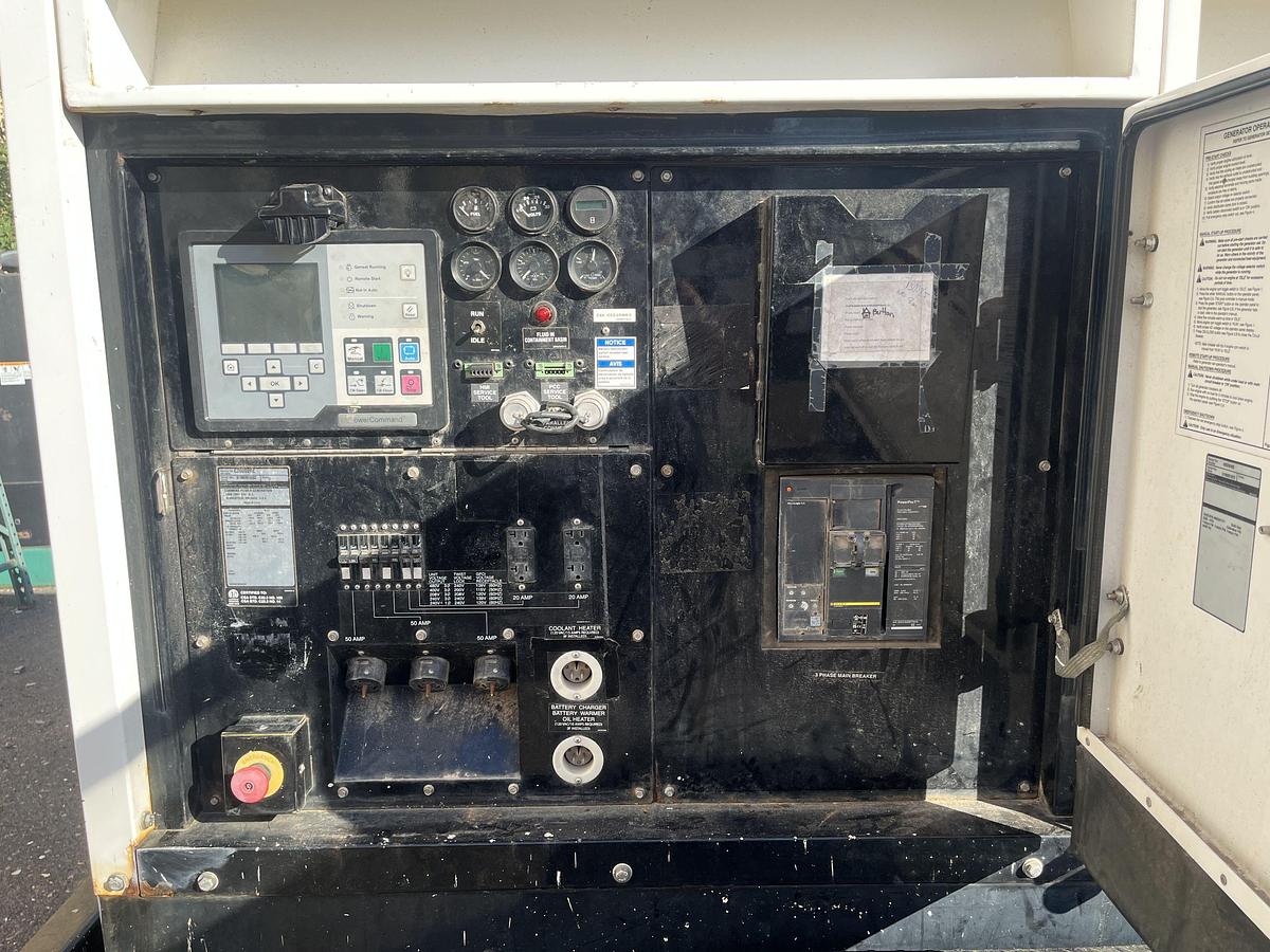 Used 200kW Cummins C200D2RE Spec. D Mobile Diesel Generator - S/N: D180351622 (New Engine!)