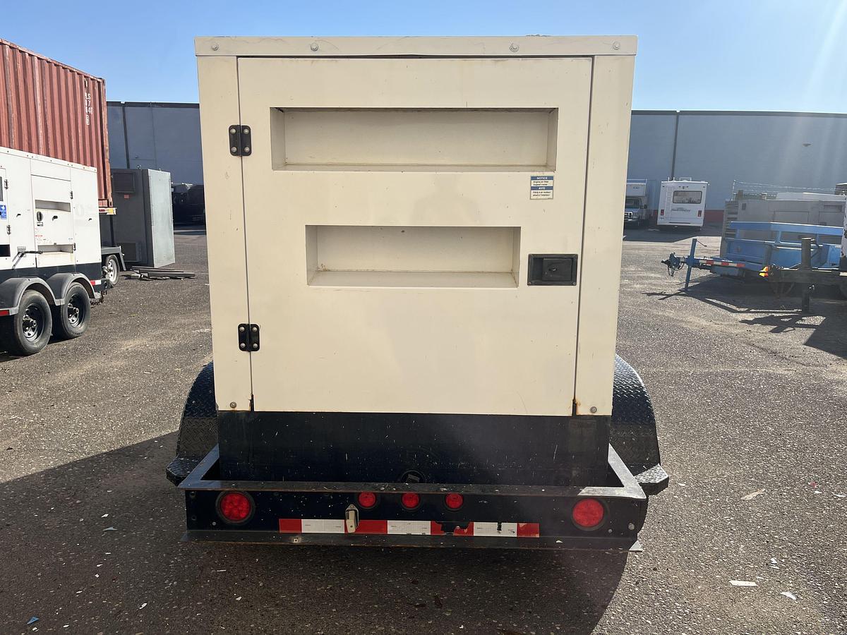 Used 200kW Cummins C200D2RE Spec. D Mobile Diesel Generator - S/N: D180351622 (New Engine!)