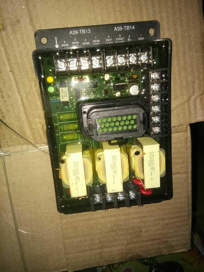 Used Used Genuine OEM Cummins Valve Cover QSB7-G9 | 5258935 5308944