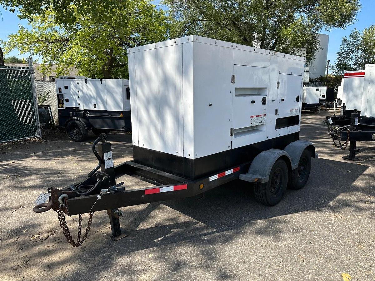 100kW Cummins C100D6R Mobile Diesel Generator - F130513897
