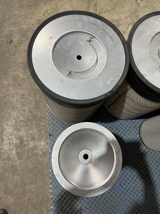 Fleetguard Primary & Safety Air Filter Elements | Primary P/N: AF25544 & Safety P/N: AF25545