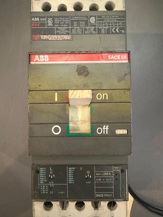 Used ABB SACE S4N 250 Amp Circuit Breaker - AL91264036