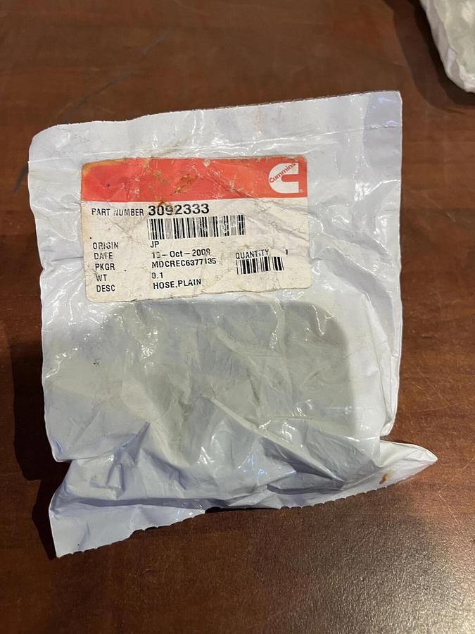 New Cummins Plain Hose Elbow - P/N: 3092333