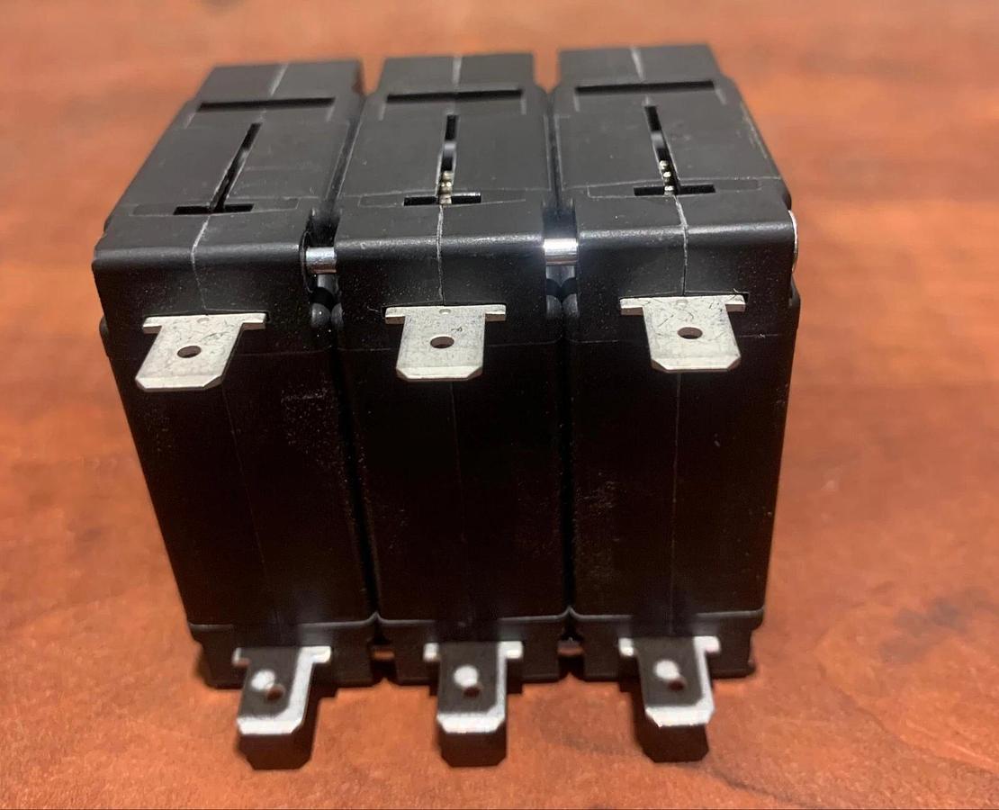 Used Genuine OEM Cummins HDKBB HDKBC AirPax Circuit Breaker 15A 250V | PN 320-2433-02