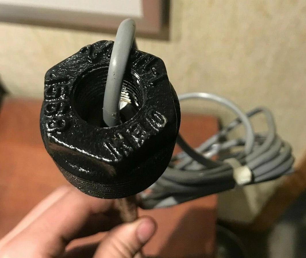 Used Cummins A034F236 Critical Low Fuel Switch For A043V608 Fuel Tank