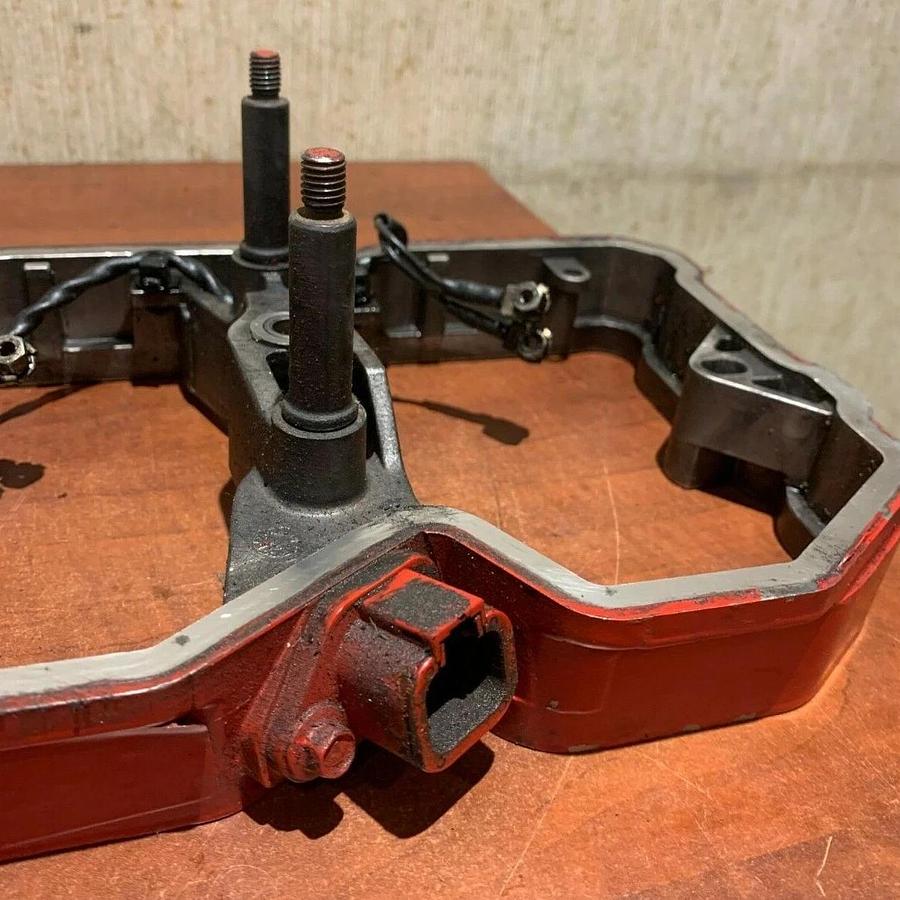 Used Used Genuine OEM Cummins QSB5 4.5L Rocker Lever Housing | P/N: 4938660