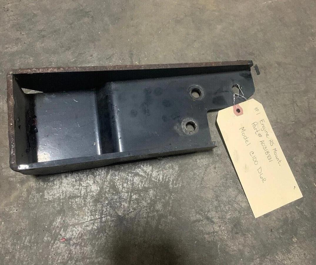 Used Used Genuine OEM Cummins RS Engine Mount C100D6R | P/N: A031B831