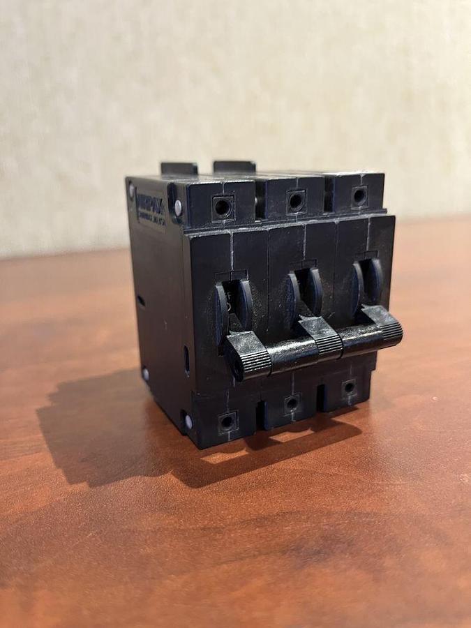 Used 30 Amp Airpax Circuit Breaker - Cummins P/N: 320-1880-04