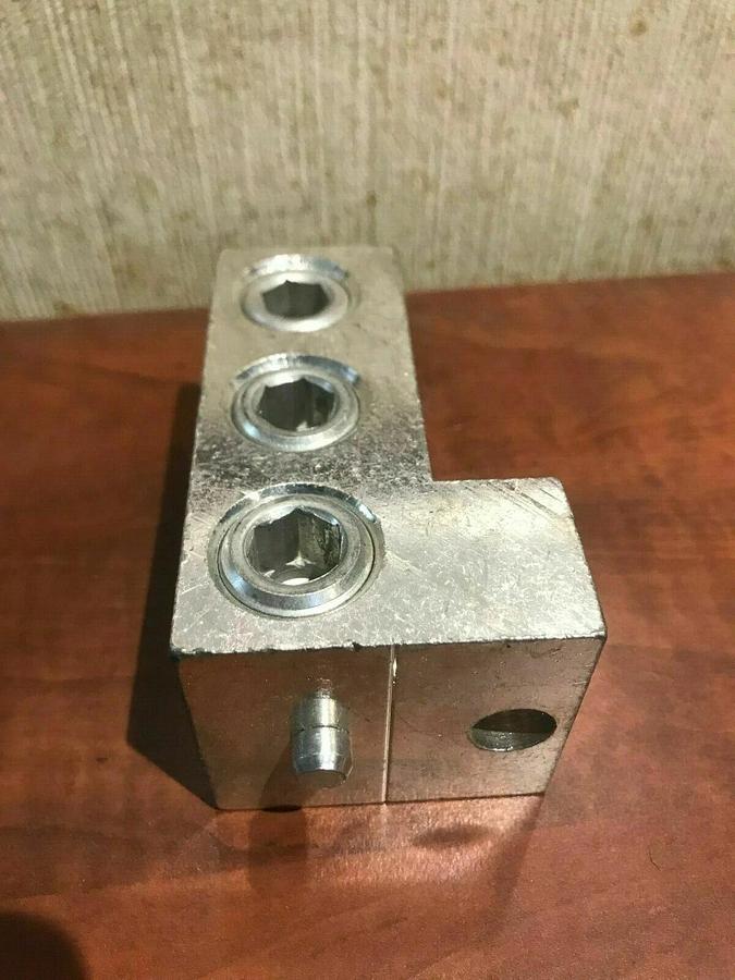 Used ILSCO D3183 750-300MCM AL-CU Three Barrel Lug Aluminum Mechanical