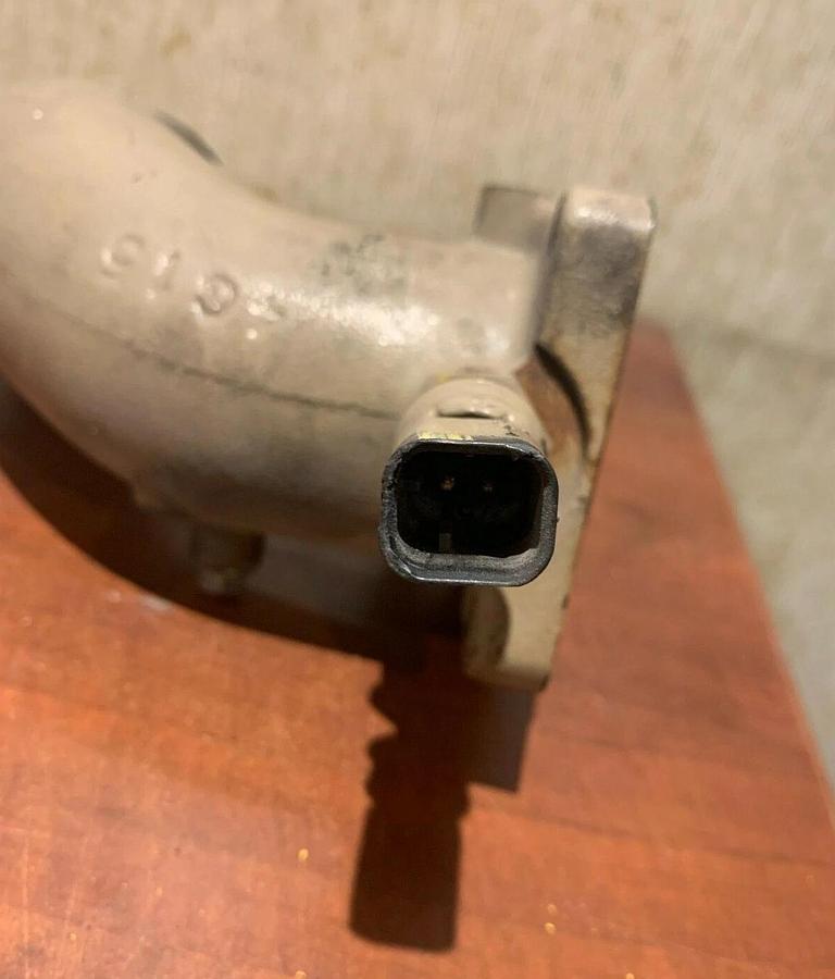 Used Genuine OEM John Deere Air Intake and Temperature Sensor R531579 RE537635