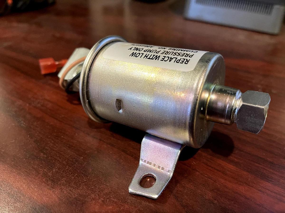 Used Cummins 12v Fuel Pump (A064S976)