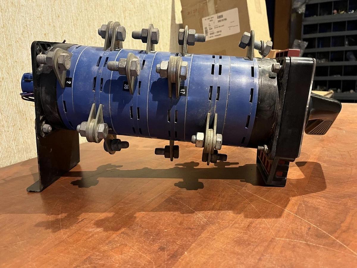 Used Kraus & Naimer X400 400A 600VAC Voltage Selector Switch - P/N: A041W640