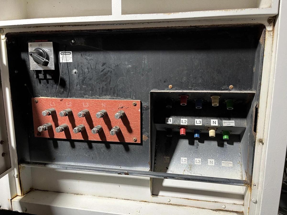 Used Used 150kw Cummins C150 D6R Spec. D Mobile Diesel Generator - S/N: H140725027