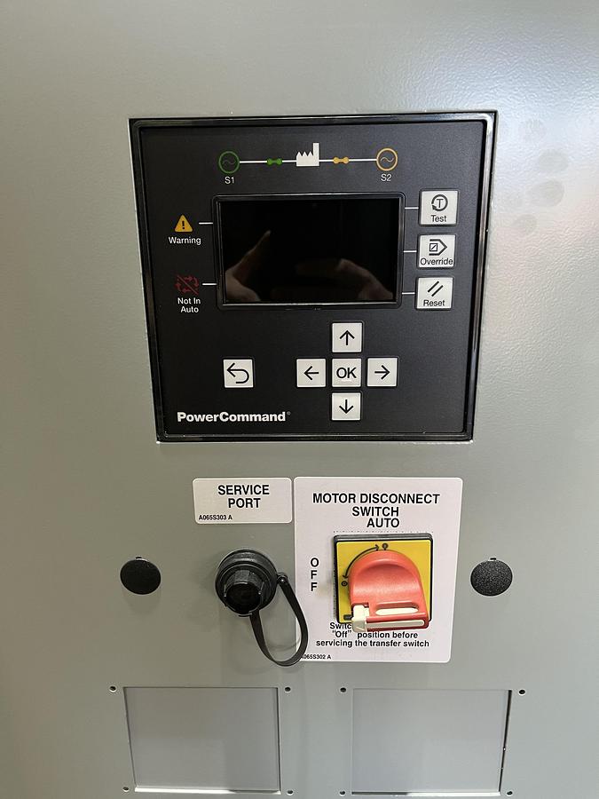 New 150A 208VAC Cummins CXTC8 Spec. A Automatic Transfer Switch - S/N: A23M204627