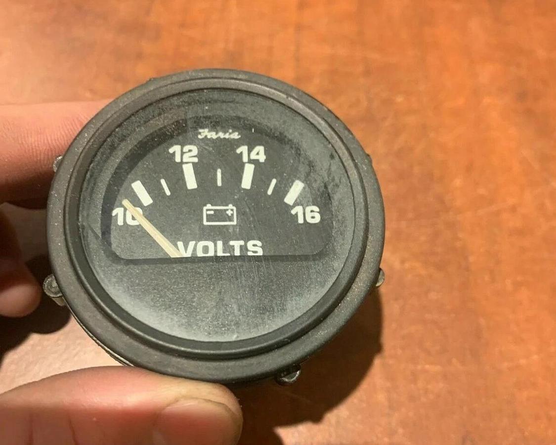Used Used Cummins Battery Gauge 12VDC w/ Light | P/N: A032Z204