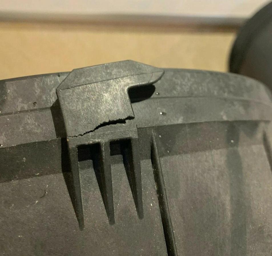 New Old Stock Fleetguard Air Cleaner | Fleetguard AF25708M Air Filter