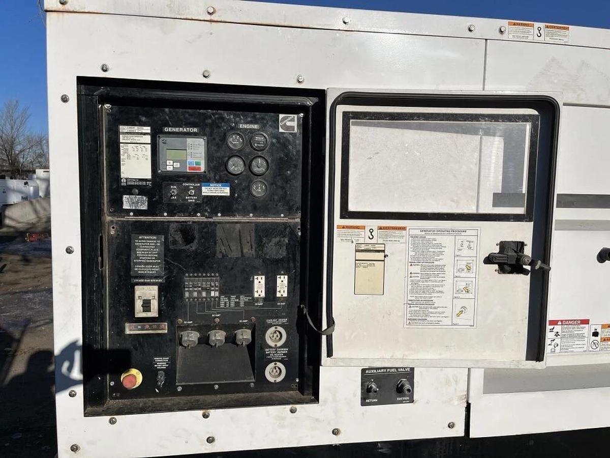 Used 100kw Cummins C100D6R Mobile Diesel Generator (New Cummins Engine!) - E150830816